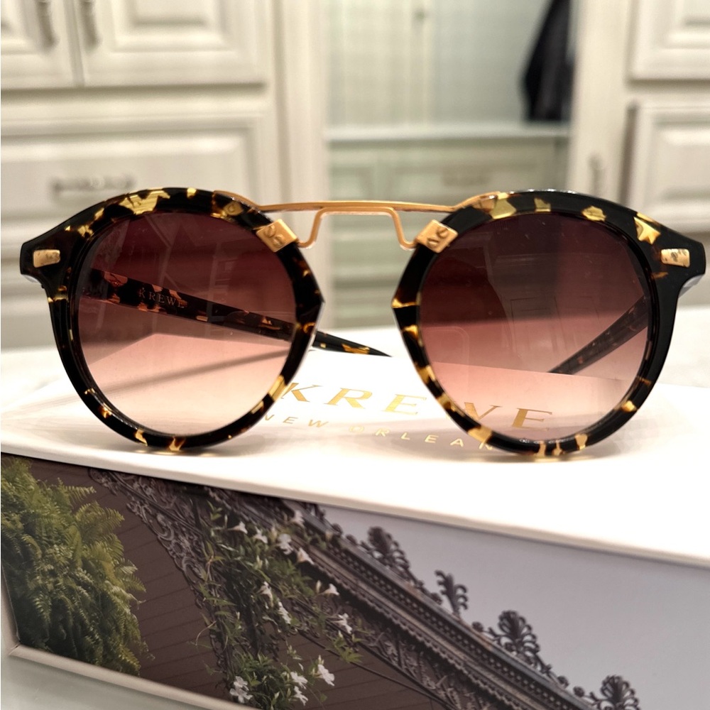 KREWE Tortoise Gold Round Sunglasses with Gradient Brown Lenses